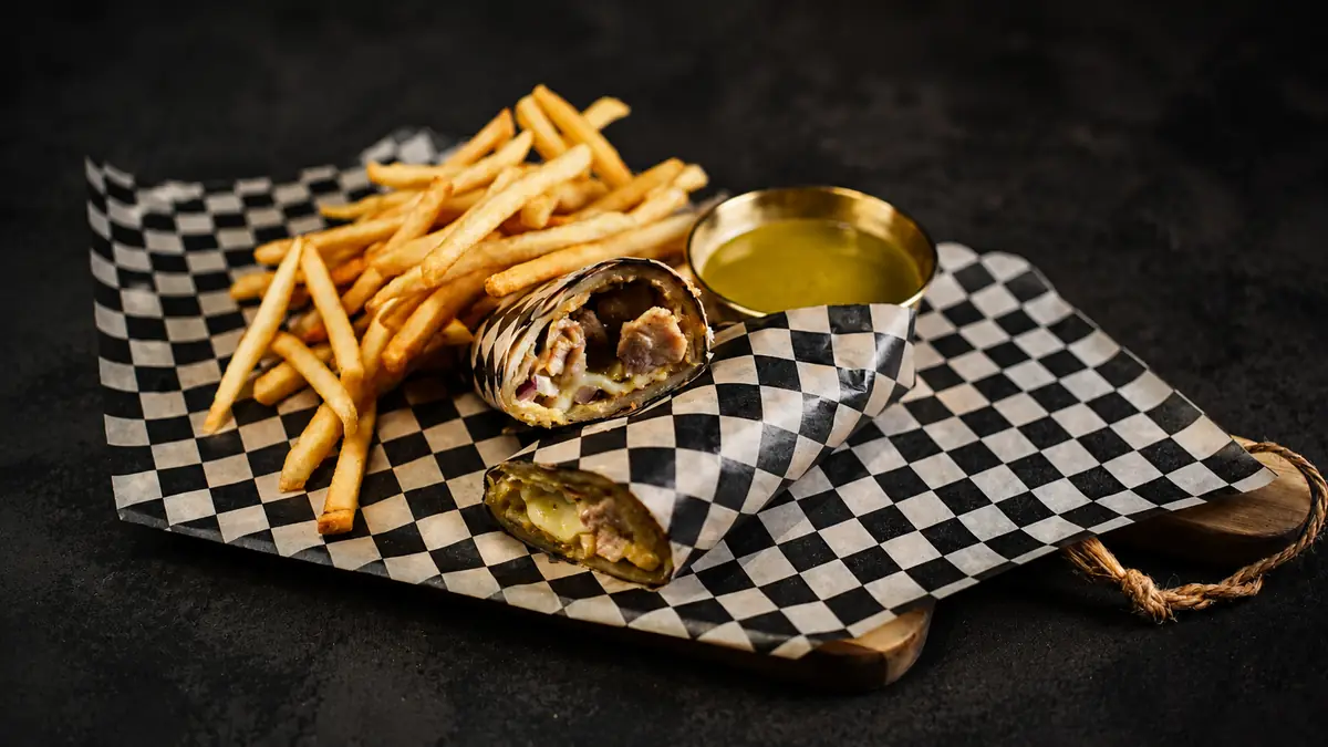 Mirchi Paratha Roll